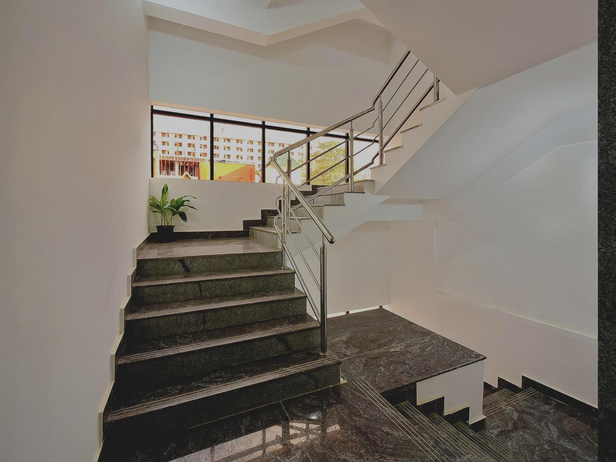 Super Grand Collection O Near Sarjapur Road Near 7D Voyage Hotel Бангалор Екстериор снимка
