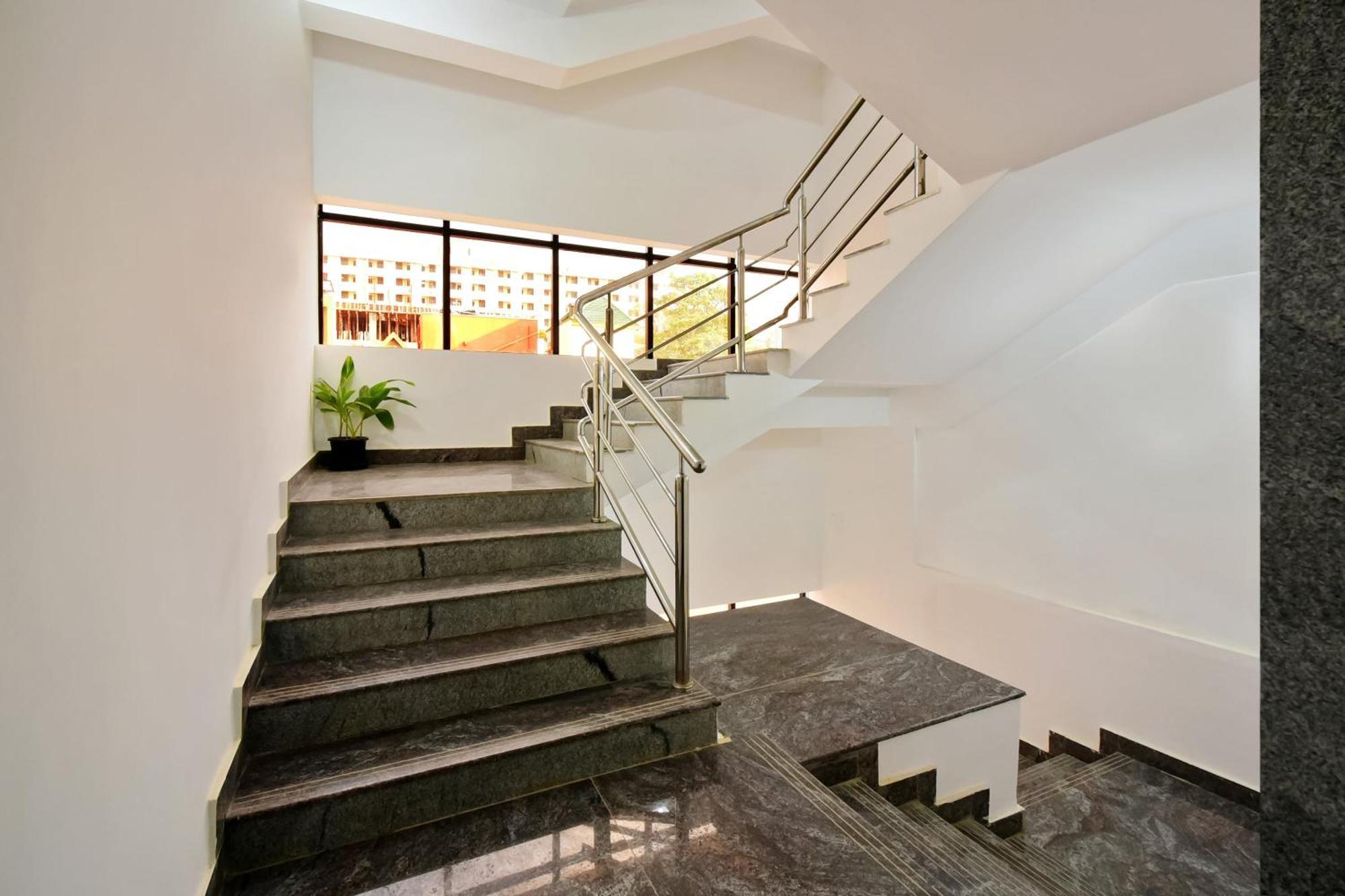 Super Grand Collection O Near Sarjapur Road Near 7D Voyage Hotel Бангалор Екстериор снимка
